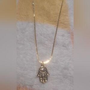 Elegant Gold Pendant Necklace